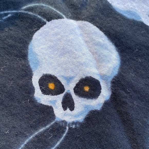 Skull bandana. Perfect for that little devil in you :) - Picture 4 of 6